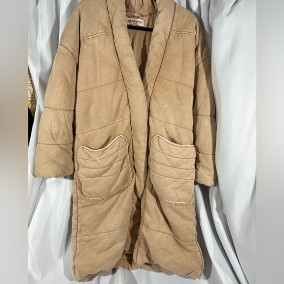 (ISO) (willing to trade) RARE FREE PEOPLE DOLMAN QUILTED DUVET COAT NWOT XS PINK - Picture 9 of 10